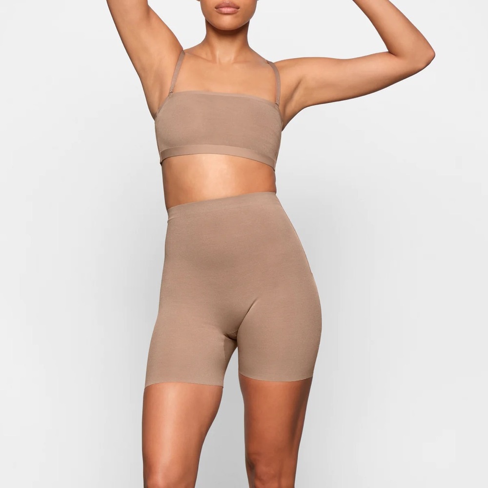Brown Seamless High-Waisted Shorts